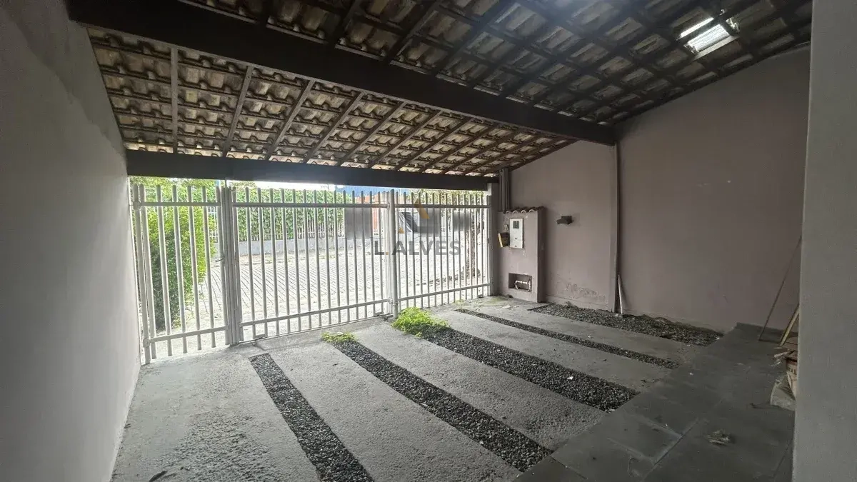 Casa à venda com 3 quartos - ,