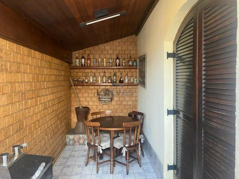  - Casa Térrea com Piscina