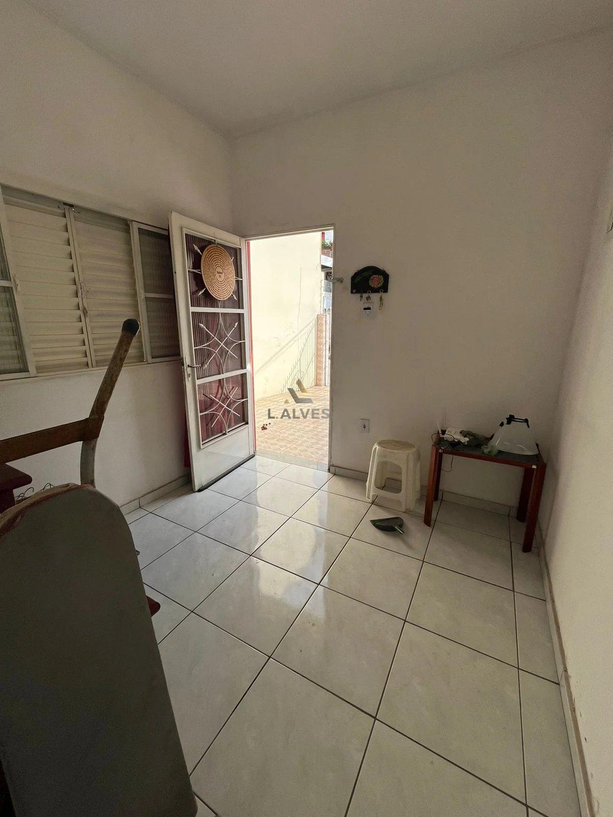 Casa à venda com 3 quartos - ,