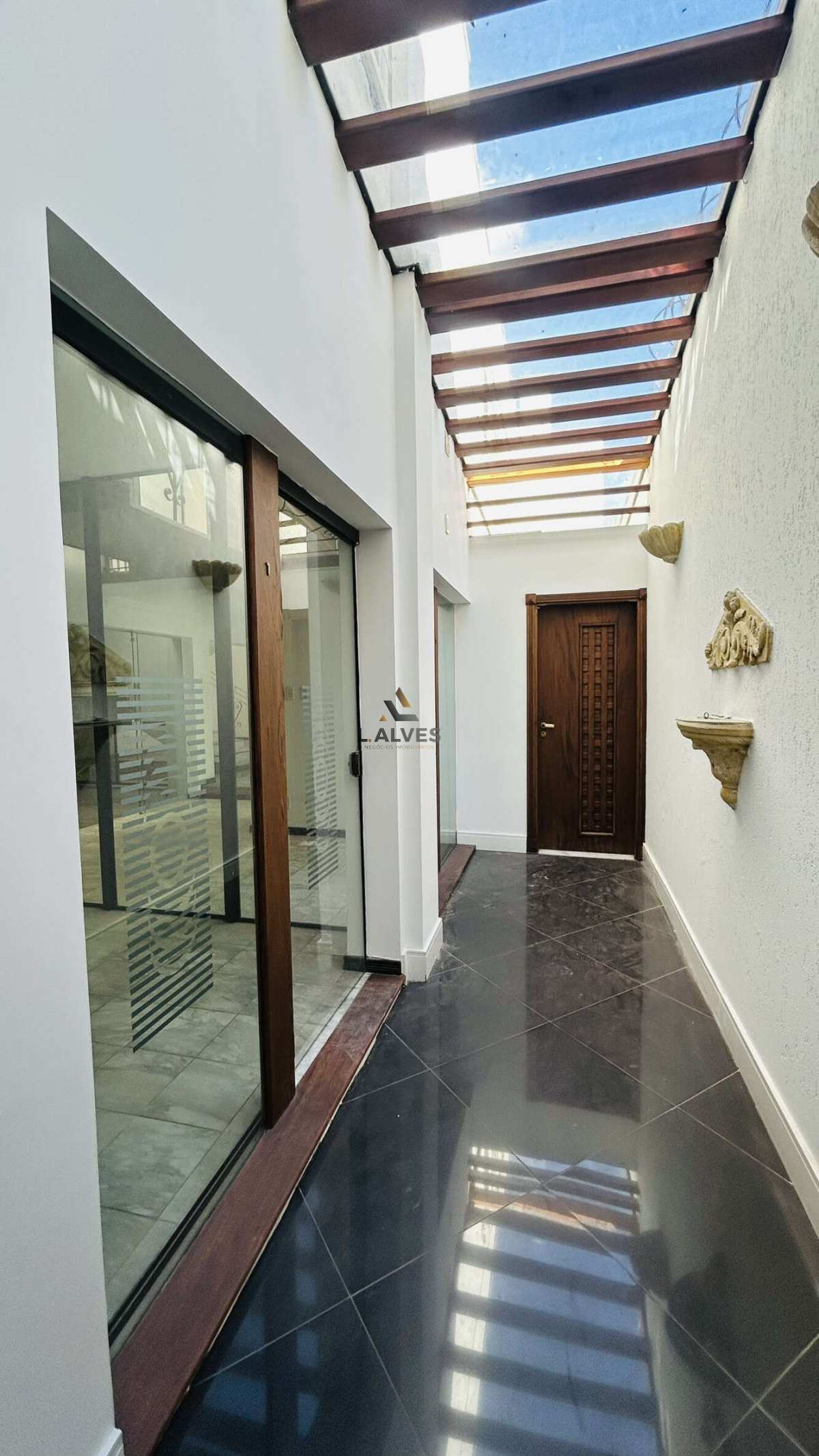 Casa para alugar com 3 quartos, 300m² - Centro,Cruzeiro